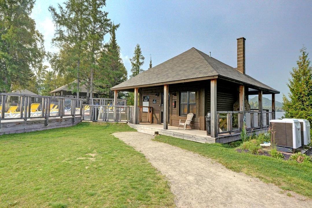 Quiet Condo On Ground Floor Steps To The Lake Lac-Superieur Exterior foto