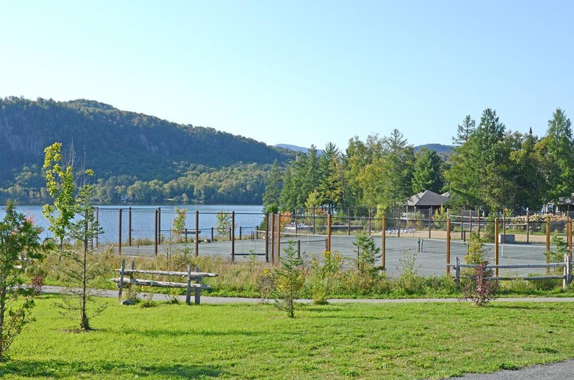 Quiet Condo On Ground Floor Steps To The Lake Lac-Superieur Exterior foto